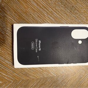 Apple iPhone 16 Silicone Cover with MagSafe- Black